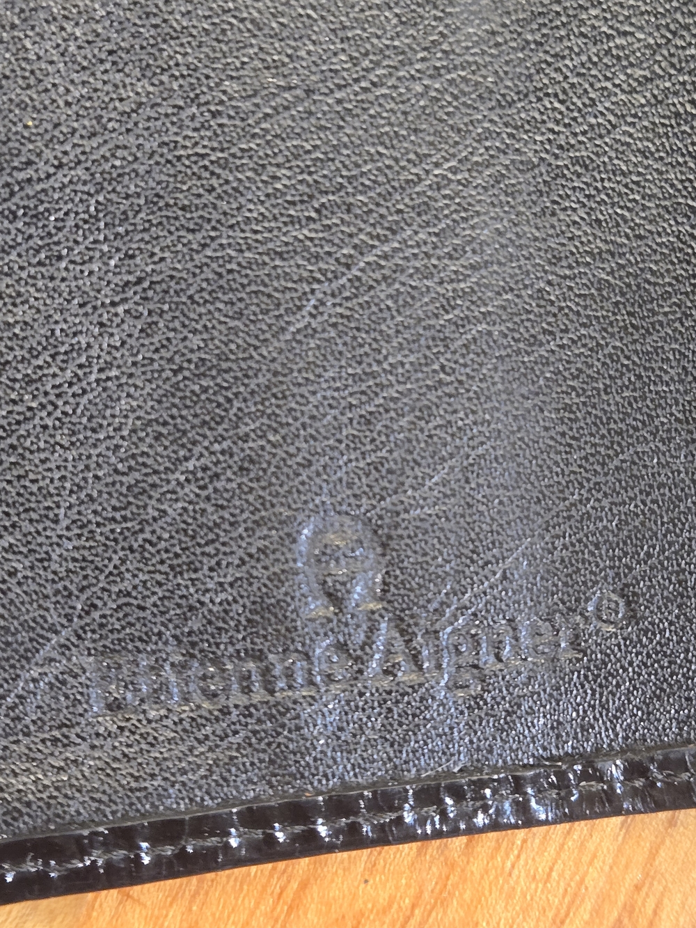 ​Vintage Etienne Aigner Croc-Embossed Leather Wallet - Picture 3 of 7